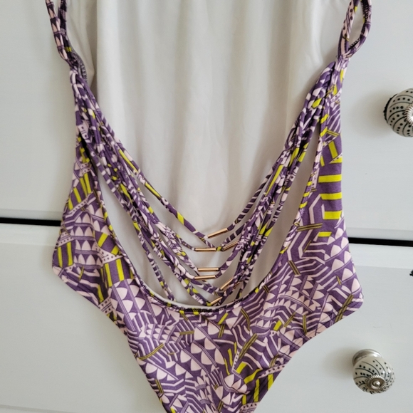 VS one piece - Picture 2 of 6